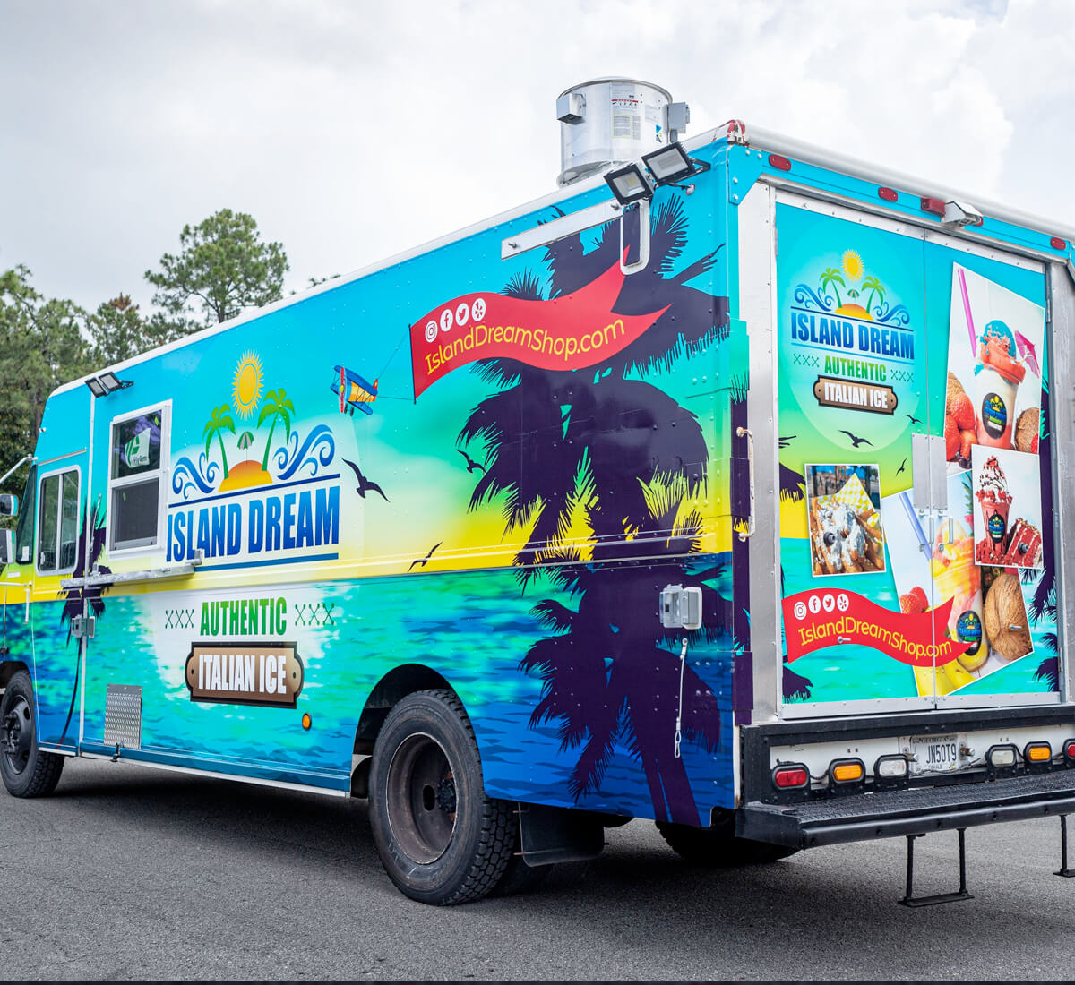 Italian Ice food truck wrapped in graphics